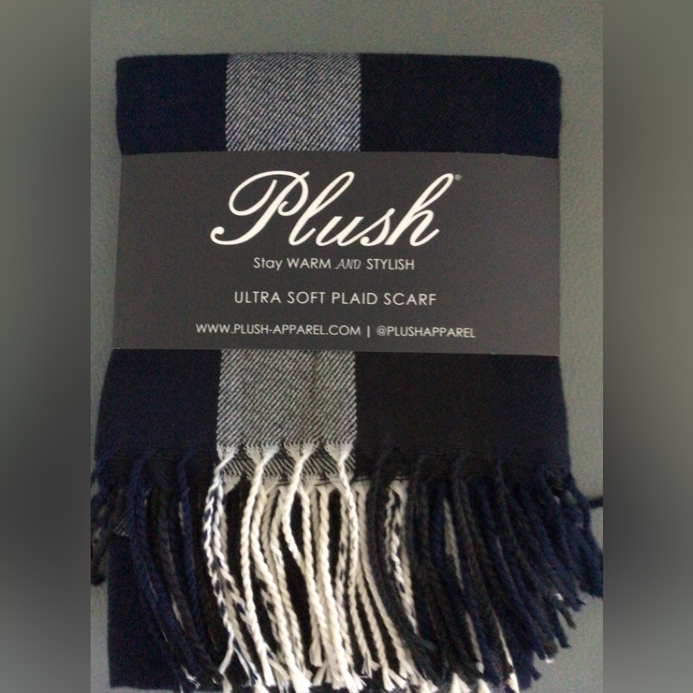 NWT fringed scarf
